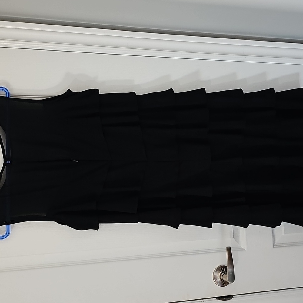 Black Ruffled Dress 👗 - Picture 4 of 6